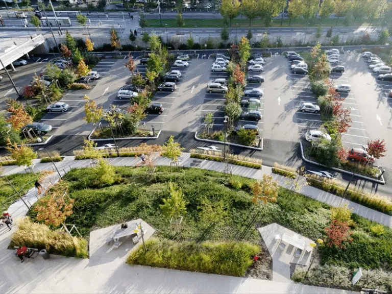 auto ecologiche parcheggiate in un paesaggio urbano