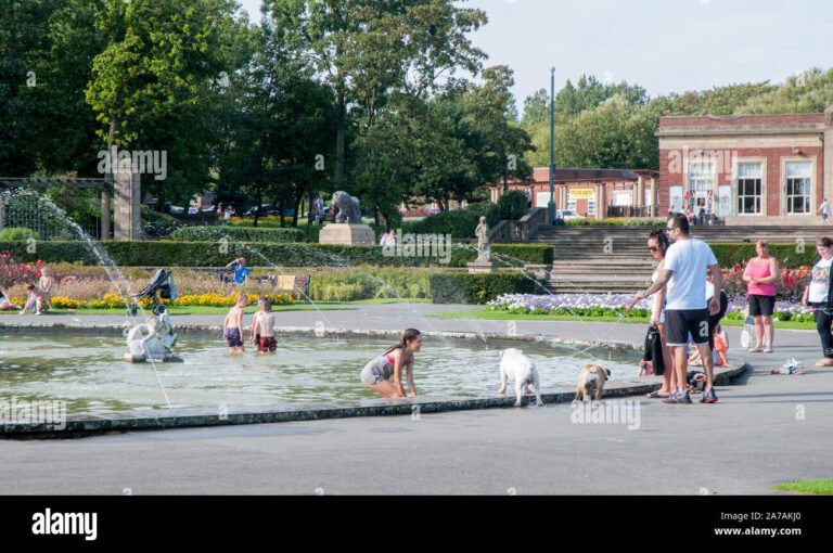 bambini che giocano in un parco italiano