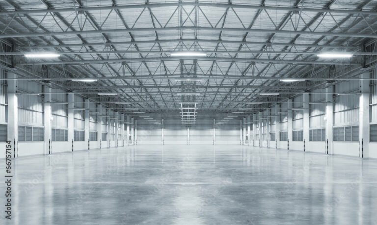 capannone industriale moderno con spazio ampio