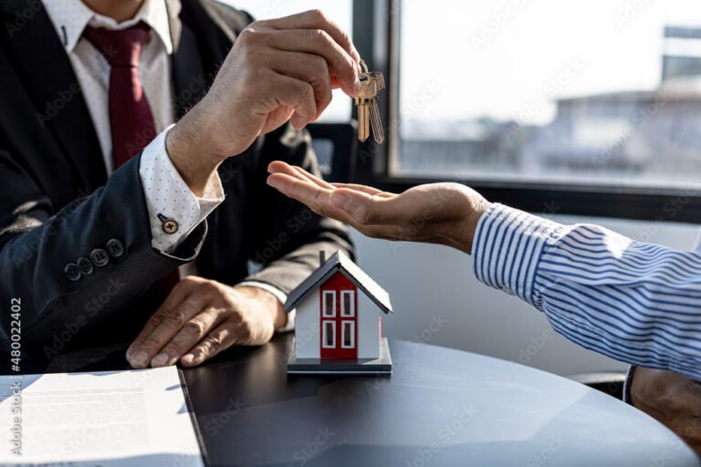 Affitto concordato: come funziona e quali vantaggi offre 45 chiavi di casa con un contratto di affitto