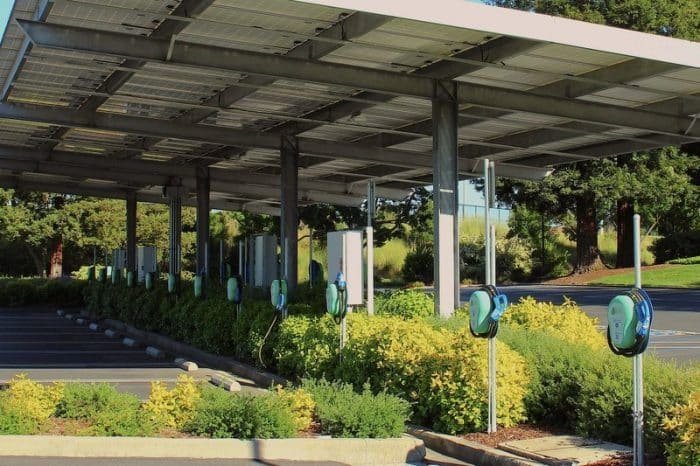 Quali sono gli incentivi per installare una colonnina elettrica a casa 8 Quali sono gli incentivi per installare una colonnina elettrica a casa