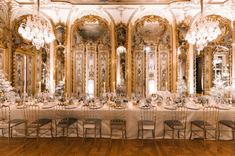 Cosa offre G Villa SRL a Monza per il tuo prossimo evento 46 elegante sala eventi con decorazioni raffinate