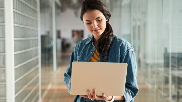 giovani in cerca di lavoro e opportunita