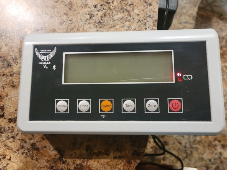 Quale servizio di PEC offre il prezzo più conveniente sul mercato 25 grafica di una bilancia con pacchetti pec