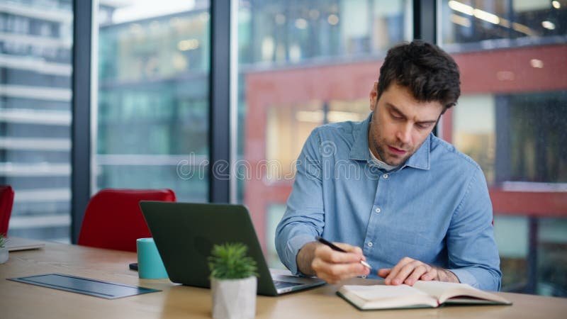 Quali sono i passi per scrivere un business plan per Resto al Sud