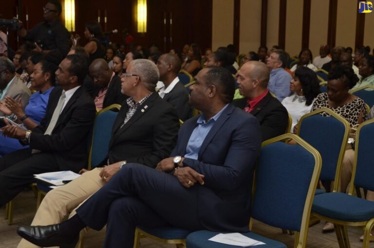 inquilino e proprietario in discussione serena