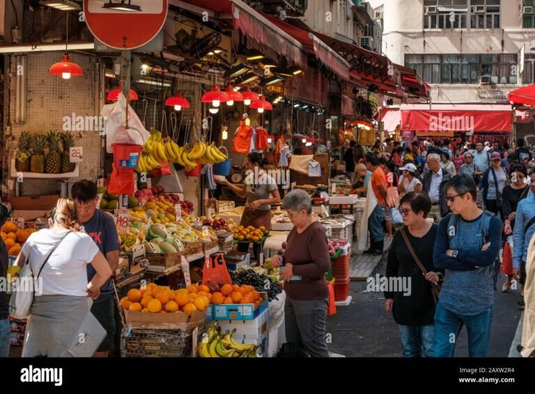 mercato allingrosso alimentari affollato