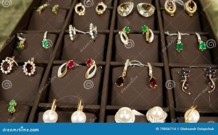 Dove trovare Keter per la compravendita di oro a Roma e Banco Metalli 8 oro e gioielli esposti in vetrina