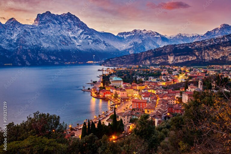 Quali sono le migliori attività da fare durante il turismo al Lago di Garda 9 panorama mozzafiato del lago di garda