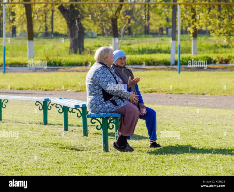 persone che discutono davanti a un banco