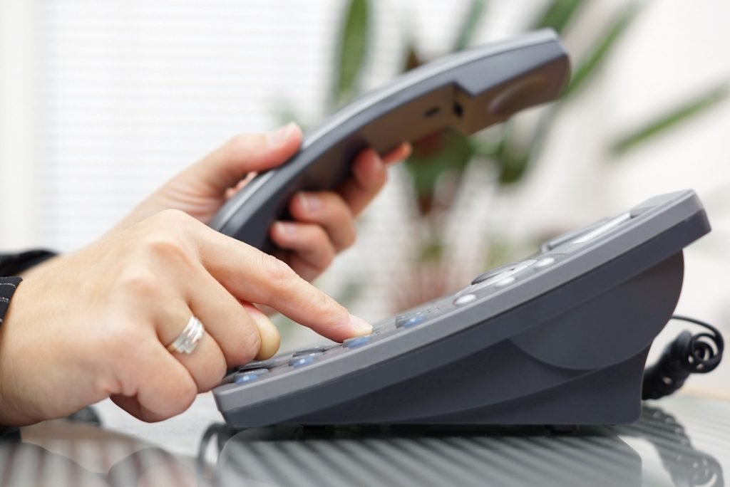 Come posso ottenere consulenze legali telefoniche gratuite