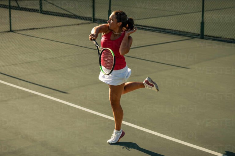 tennisti in azione durante una partita