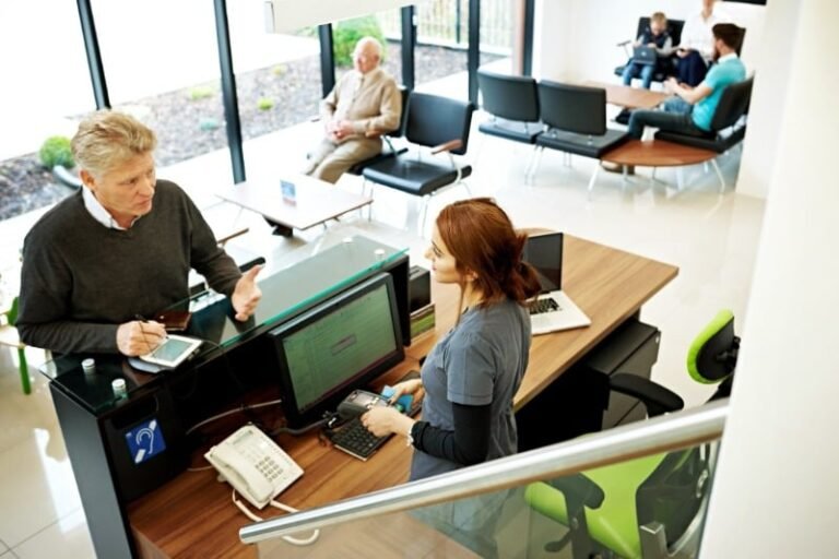 Dove posso richiedere la Naspi tramite CAF o patronato 4 ufficio patronato con persone che chiedono assistenza