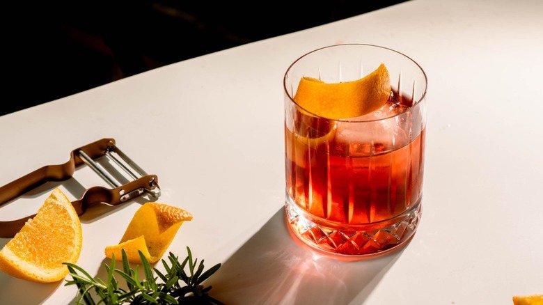 Cosa Contiene Esattamente Un Negroni Tradizionale 5 Cosa Contiene Esattamente Un Negroni Tradizionale