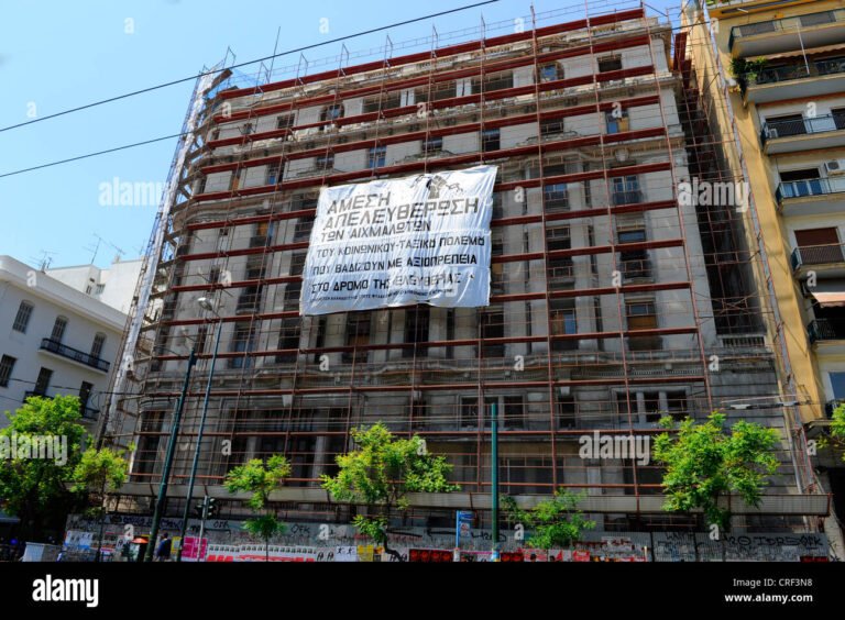 Quali sono gli obblighi per la variazione catastale con il Superbonus 26 un edificio con segni di ristrutturazione