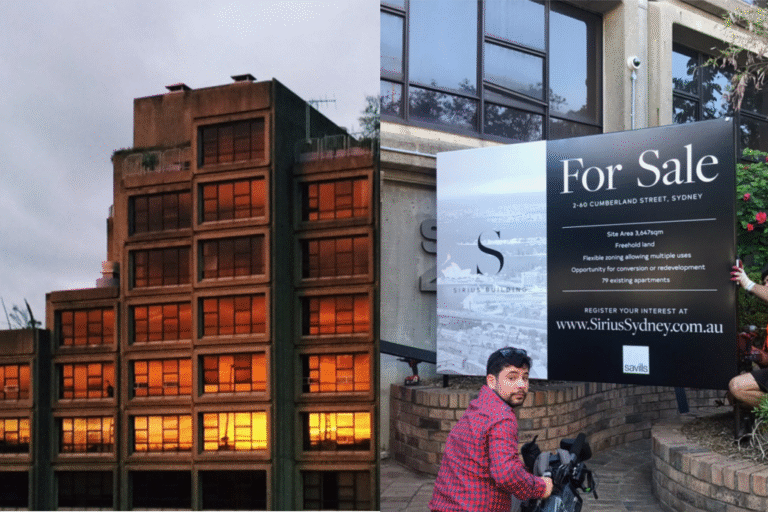 un edificio iconico con un cartello in vendita