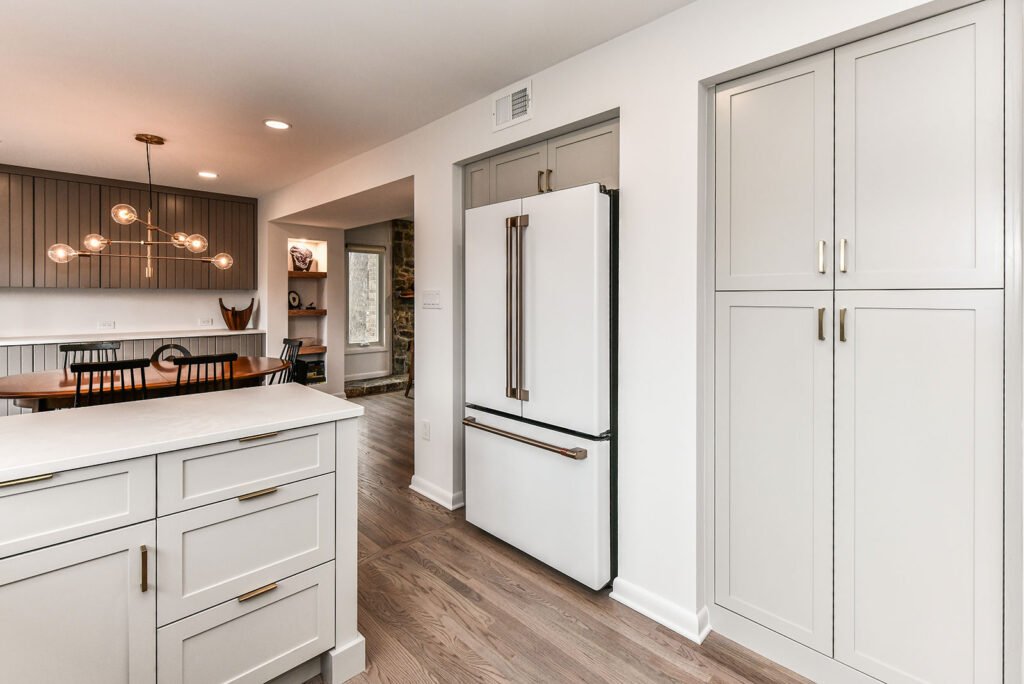 Quali sono i vantaggi di un frigo e freezer a colonna per la tua cucina