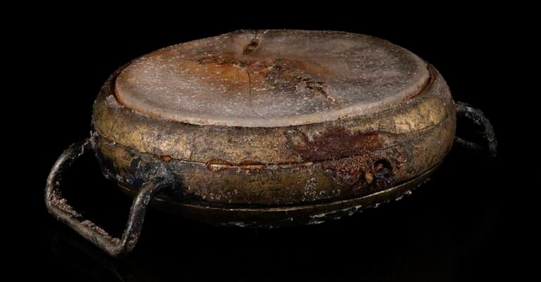 un orologio che segna un momento preciso