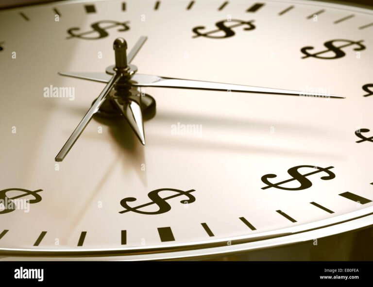 un orologio con segni di soldi