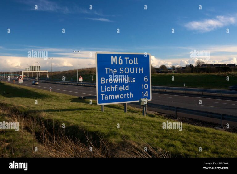 Come calcolare i costi dei pedaggi autostradali in modo semplice 1 un pedaggio autostradale con cartelli stradali