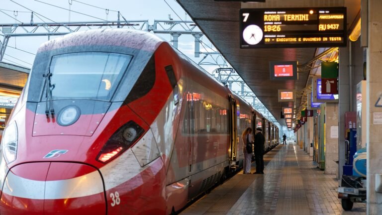 Quali sono le informazioni su Next Stop Roma da Florindo 59 un treno in partenza verso roma