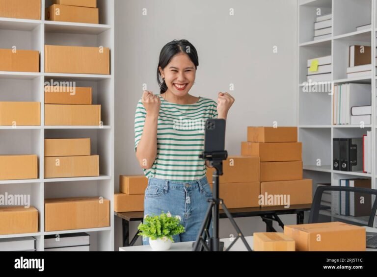 Come Funziona Subito per Chi Vende Guida Completa per Iniziare! 2 un venditore felice con prodotti in vendita