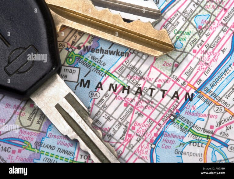 una chiave su una mappa di citta