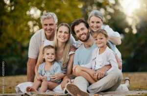una famiglia felice con genitori e figli