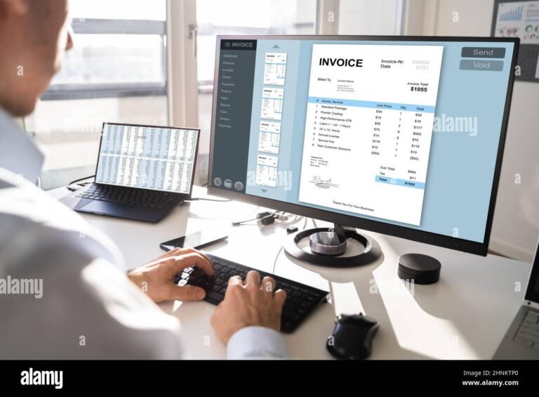 unimmagine di un computer con fatture