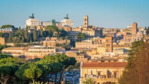 vista panoramica di roma con case storiche